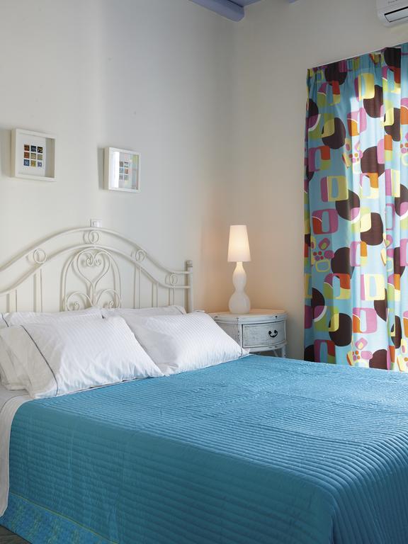Gt Luxury Suites Ornós Rom bilde